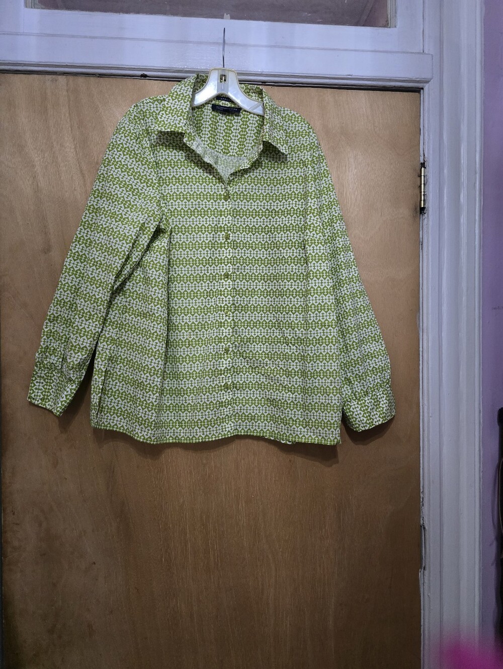 Jones New York Green Patterned Button-Up Blouse